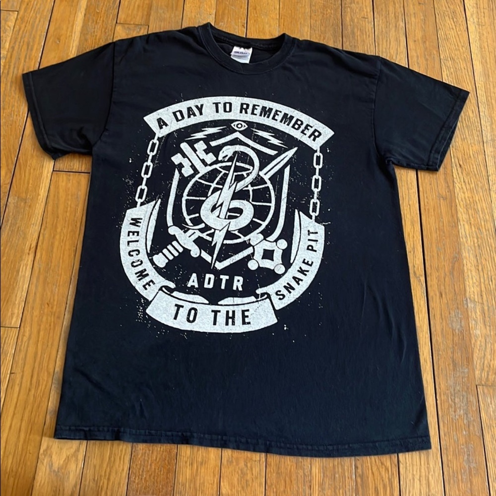 Day To Remember ADTR Snake Pit Tshirt Mens medium
